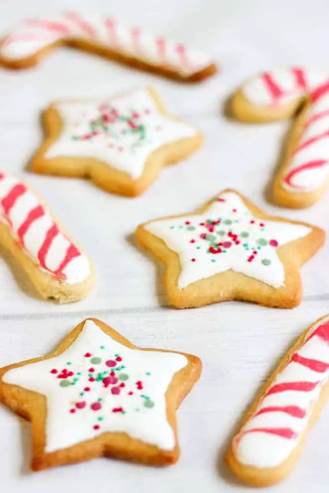 Biscuits de Noël étoiles et sucres d'orge